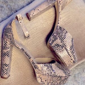 JustFab Kissa Snakeskin Pumps